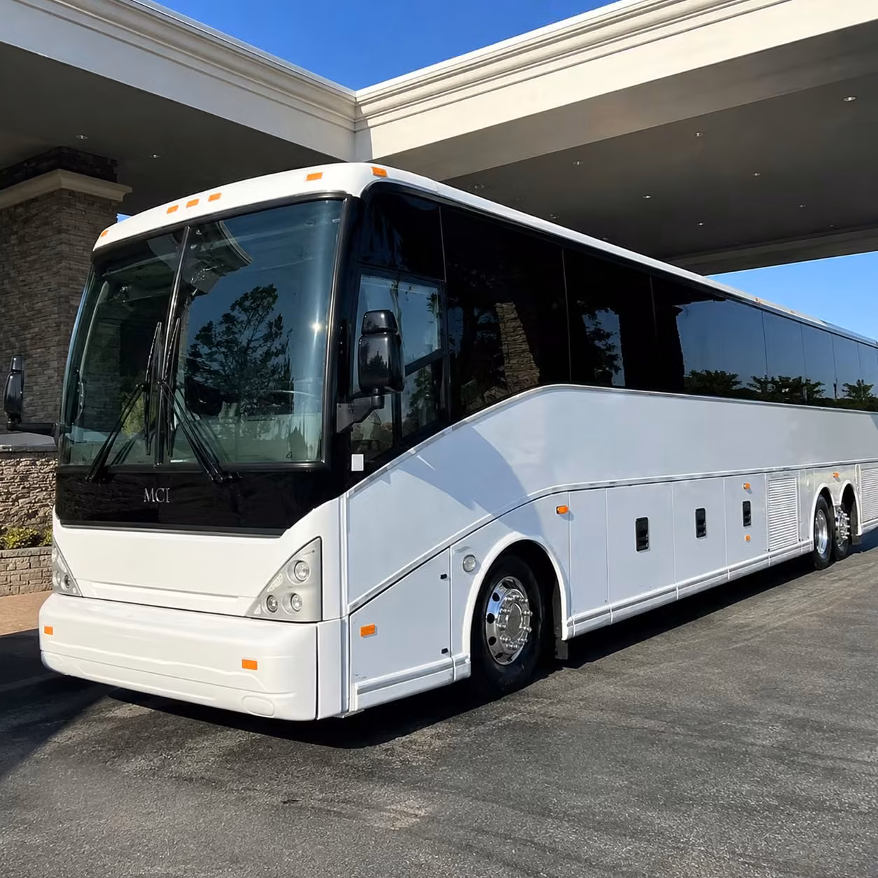 daily commuter shuttle services for lincoln s growing business corridors