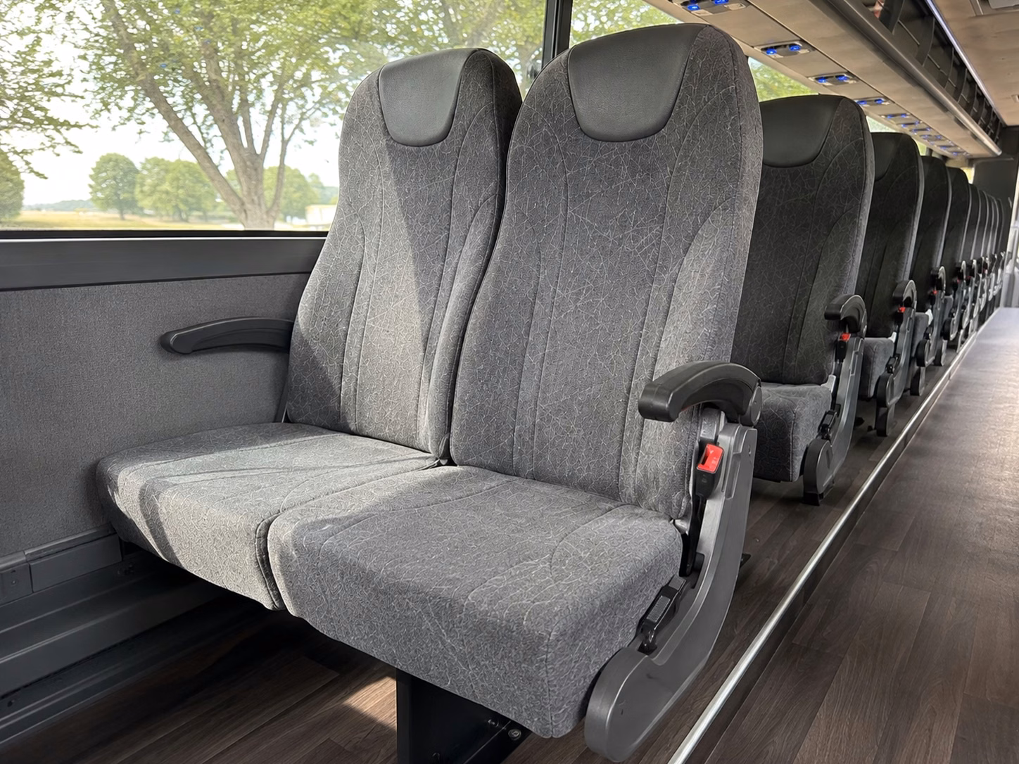 how where and when you re traveling affects lincoln charter bus rental rates