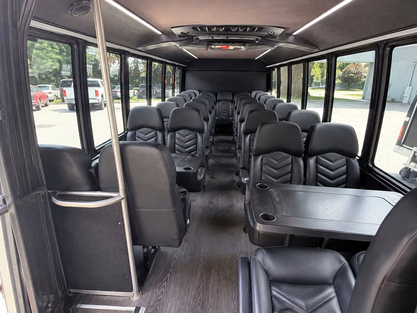 lincoln 15 passenger minibus rental
