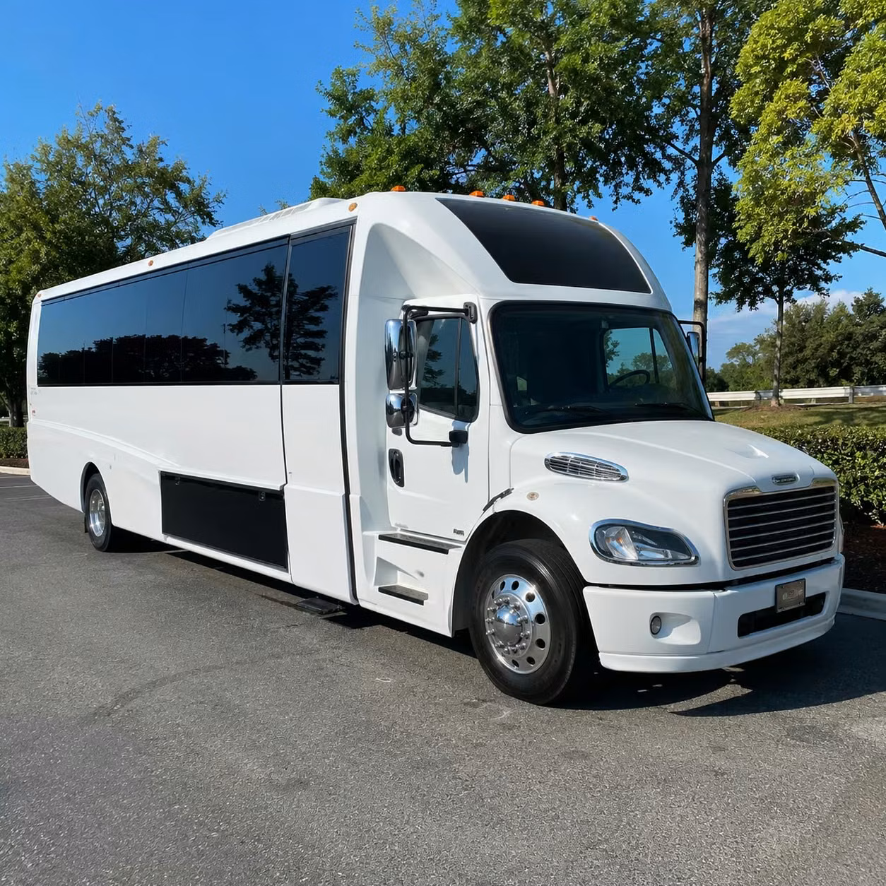 lincoln prom party buses ride in style from pickup to last drop off