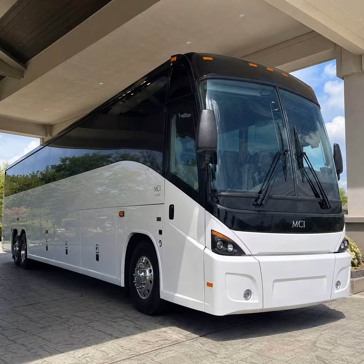 reliable shuttle transportation for nebraska state government agencies in lincoln